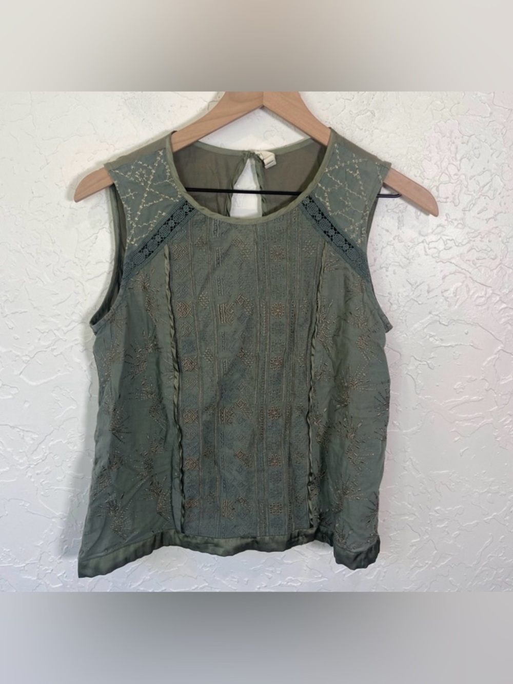 Anthropologie Tiny Addison Embroidered Top Sleeveless Olive Size Small